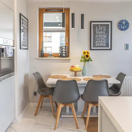 Waveside - With A Sea View Apartamento