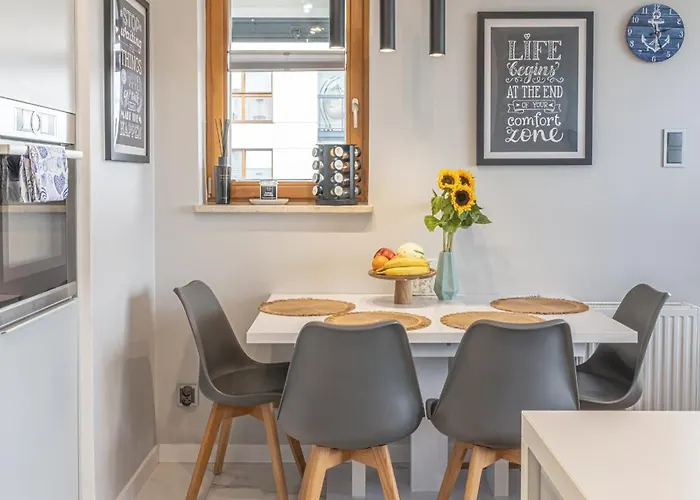 Waveside - With A Sea View Apartment